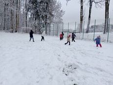 325421689_975472176771676_7163224170172465349_n